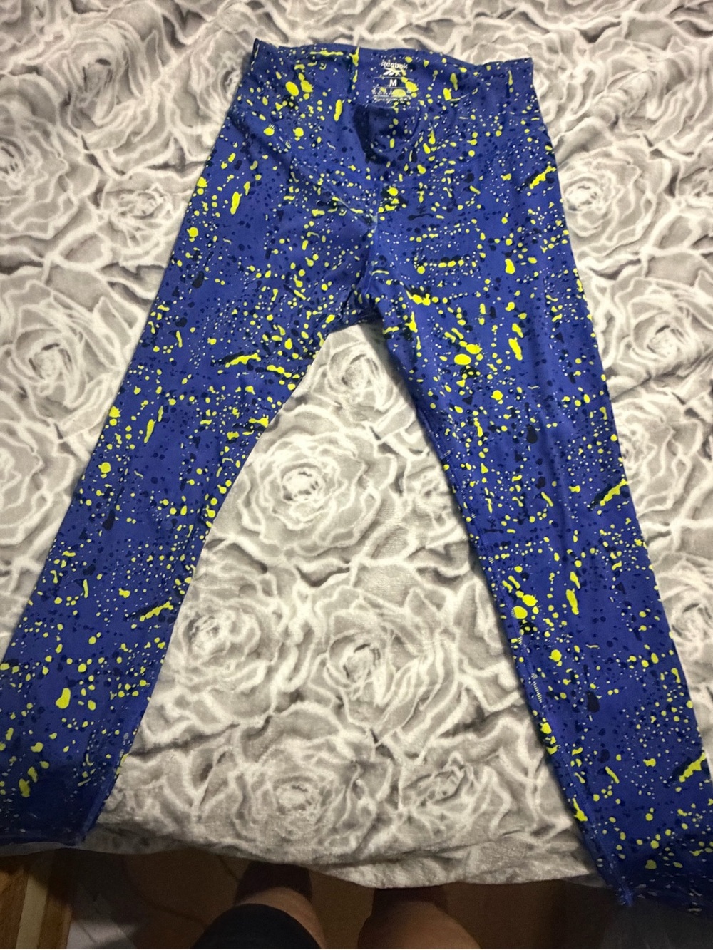 Reebok Women Royal Blue Leggings with Neon Yellow Splash Print